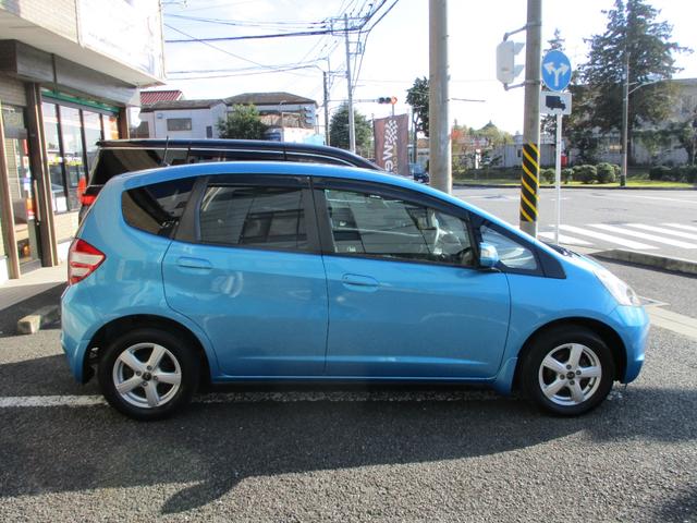 フィット G 14インチアルミ ETC SD DVD CD 取扱説明書 メンテナンスノート 純正セキュリティー キーレスエントリー ドアミラーウィンカー(7枚目)