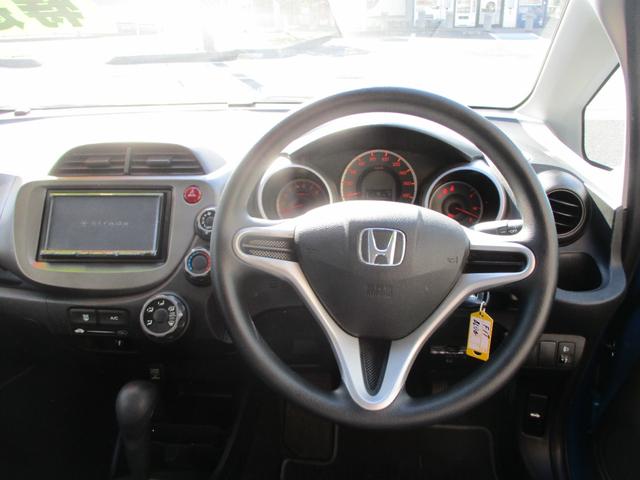 フィット G 14インチアルミ ETC SD DVD CD 取扱説明書 メンテナンスノート 純正セキュリティー キーレスエントリー ドアミラーウィンカー(17枚目)