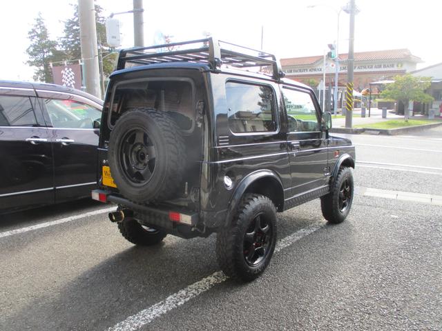 ジムニー ワイルドウインド　４ＷＤ　１６ＡＷ　タイヤ新品　スロットルボディ新品　社外イカリングヘッドライト　ルーフラック　縞鋼板サイドパネル　３インチリフトＵＰ　社外ステアリング　ＬＥＤテールランプ　縞鋼板タンクカバー　ＥＴＣ（9枚目）