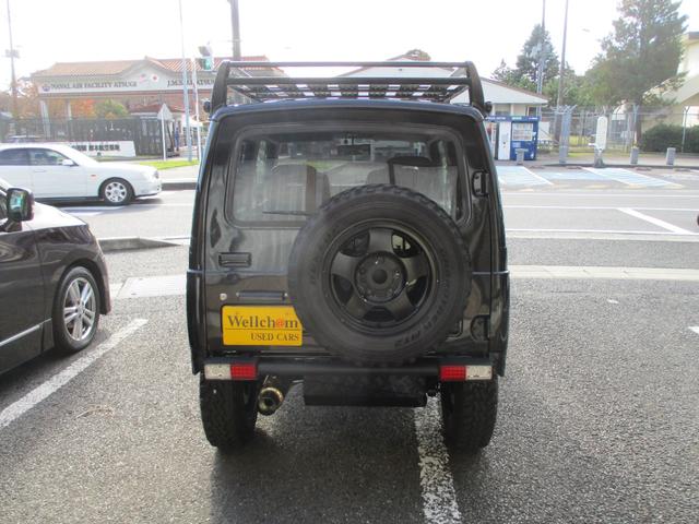 ジムニー ワイルドウインド　４ＷＤ　１６ＡＷ　タイヤ新品　スロットルボディ新品　社外イカリングヘッドライト　ルーフラック　縞鋼板サイドパネル　３インチリフトＵＰ　社外ステアリング　ＬＥＤテールランプ　縞鋼板タンクカバー　ＥＴＣ（10枚目）