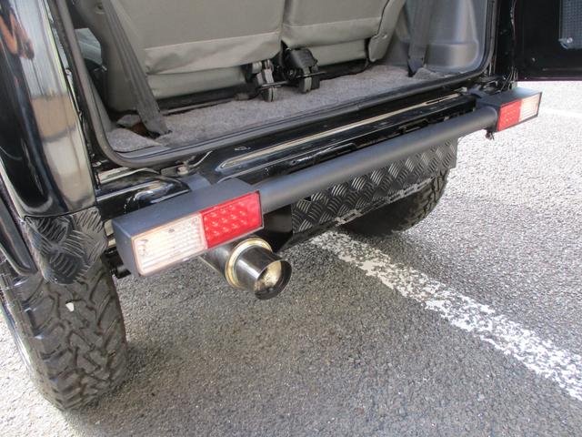 ジムニー ワイルドウインド　４ＷＤ　１６ＡＷ　タイヤ新品　スロットルボディ新品　社外イカリングヘッドライト　ルーフラック　縞鋼板サイドパネル　３インチリフトＵＰ　社外ステアリング　ＬＥＤテールランプ　縞鋼板タンクカバー　ＥＴＣ（26枚目）