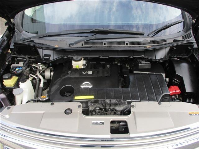 エルグランド ３５０ハイウェイスター　１８ＡＷ　ＥＴＣ　ＨＩＤヘッドランプ　フォグ　両側パワースライド　ドア　バックカメラ　サンシェード　ＣＬＥＡＮ　取説　ハーフレザーシート　ＨＤＤナビ　Ｂｌｕｅｔｏｏｔｈ　ｎｉｓｕｍｏマフラー（4枚目）