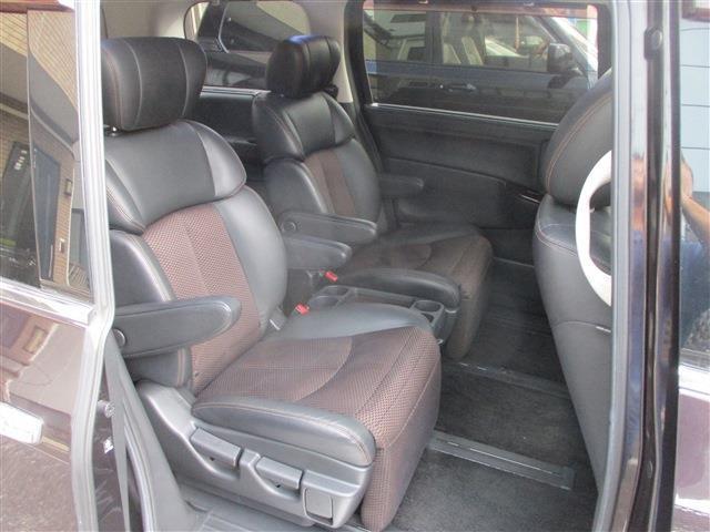 エルグランド ３５０ハイウェイスター　１８ＡＷ　ＥＴＣ　ＨＩＤヘッドランプ　フォグ　両側パワースライド　ドア　バックカメラ　サンシェード　ＣＬＥＡＮ　取説　ハーフレザーシート　ＨＤＤナビ　Ｂｌｕｅｔｏｏｔｈ　ｎｉｓｕｍｏマフラー（16枚目）