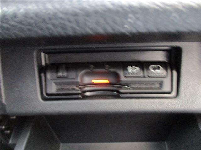 エルグランド ３５０ハイウェイスター　１８ＡＷ　ＥＴＣ　ＨＩＤヘッドランプ　フォグ　両側パワースライド　ドア　バックカメラ　サンシェード　ＣＬＥＡＮ　取説　ハーフレザーシート　ＨＤＤナビ　Ｂｌｕｅｔｏｏｔｈ　ｎｉｓｕｍｏマフラー（20枚目）