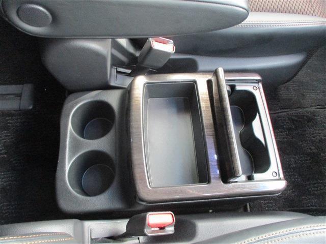 エルグランド ３５０ハイウェイスター　１８ＡＷ　ＥＴＣ　ＨＩＤヘッドランプ　フォグ　両側パワースライド　ドア　バックカメラ　サンシェード　ＣＬＥＡＮ　取説　ハーフレザーシート　ＨＤＤナビ　Ｂｌｕｅｔｏｏｔｈ　ｎｉｓｕｍｏマフラー（25枚目）