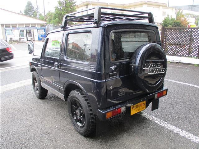 ジムニー ワイルドウインドリミテッド　４ＷＤ　１６ＡＷ　社外キーレス　純正ルーフラック　ＮＴＳ製　ステンレスサイドパネル　背面タイヤ　ＭＯＭＯステアリング　社外フロントバンパー（11枚目）