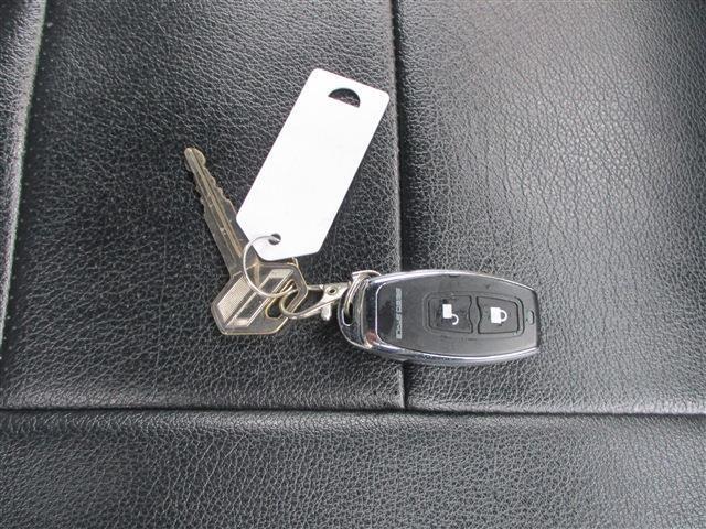 ジムニー ワイルドウインドリミテッド　４ＷＤ　１６ＡＷ　社外キーレス　純正ルーフラック　ＮＴＳ製　ステンレスサイドパネル　背面タイヤ　ＭＯＭＯステアリング　社外フロントバンパー（18枚目）