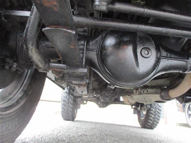 ジムニー ワイルドウインドリミテッド　４ＷＤ　１６ＡＷ　社外キーレス　純正ルーフラック　ＮＴＳ製　ステンレスサイドパネル　背面タイヤ　ＭＯＭＯステアリング　社外フロントバンパー（28枚目）