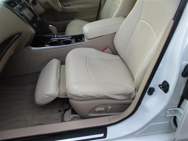 電動パワーシート　オットマン付