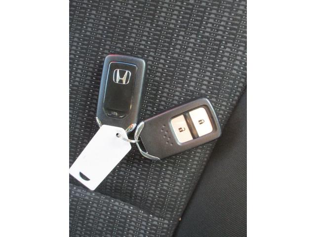 フィット 13G・Fパッケージ ETC バックカメラ ワンセグTV ステアリングスイッチ ドライブレコーダー 取説 メンテナンスノート Bluetooth DVD CD キーレス(15枚目)