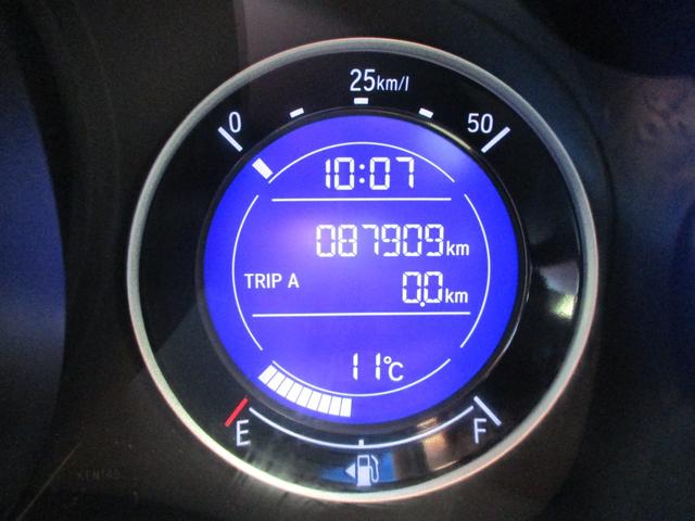 フィット 13G・Fパッケージ ETC バックカメラ ワンセグTV ステアリングスイッチ ドライブレコーダー 取説 メンテナンスノート Bluetooth DVD CD キーレス(16枚目)