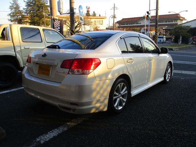 レガシィB4 2.5iアイサイト 4WD 17AW HIDヘッドランプ フォグ Rフォグ パドシフト クルーズコントロール フルセグTV 取説 メンテナンスノート バックカメラ ETC キーレス Bluetooth SDナビ(8枚目)