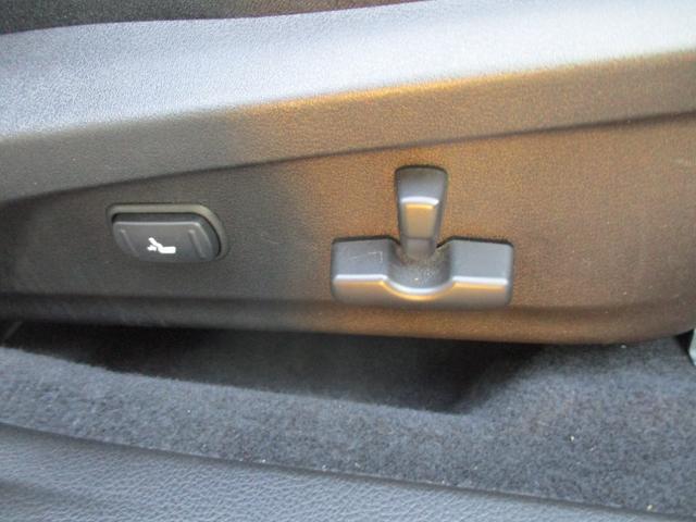 レガシィB4 2.5iアイサイト 4WD 17AW HIDヘッドランプ フォグ Rフォグ パドシフト クルーズコントロール フルセグTV 取説 メンテナンスノート バックカメラ ETC キーレス Bluetooth SDナビ(16枚目)