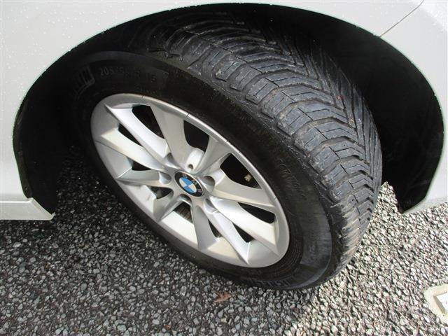 １シリーズ １１６ｉ　スタイル　１６ＡＷ　ＥＴＣ　取説　メンテナンスノート　キーレス　レーン外れセンサー　ドライブレコーダー　前後　ＡＵＴＯライト　ＳＰＯＲＴＭＯＤＥ　ＨＩＤヘッドランプ　Ｆフォグ　Ｒフォグ　ＨＤＤナビ　ＣＤ（3枚目）