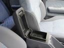 アームレストにも収納有！