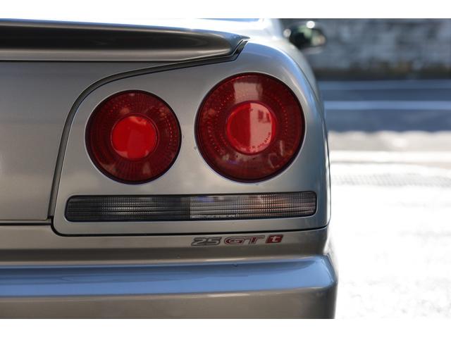 スカイライン ２５ＧＴターボ　ＲＢ２５ＤＥＴターボエンジン搭載モデル／フルノーマル／実走行／純正ＨＩＤヘッドライト／対抗キャリパー／リヤ軽修復有／カスタムベース（26枚目）