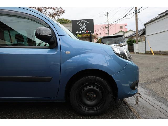 カングー ゼン　１．２リッターターボエンジン、ＥＤＣ搭載モデル／両側スライドドア／ルーフレール／フルセグナビ／バックカメラ／ＥＴＣ／ドライブレコーダー／ＬＥＤヘッドライト／ＲＶランド社製専用ベッドＫＩＴ／（13枚目）