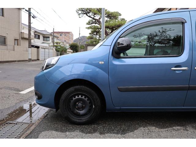 カングー ゼン　１．２リッターターボエンジン、ＥＤＣ搭載モデル／両側スライドドア／ルーフレール／フルセグナビ／バックカメラ／ＥＴＣ／ドライブレコーダー／ＬＥＤヘッドライト／ＲＶランド社製専用ベッドＫＩＴ／（18枚目）