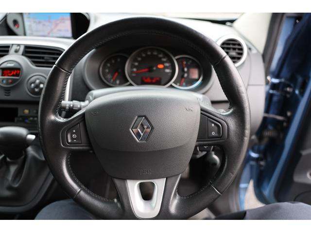 カングー ゼン　１．２リッターターボエンジン、ＥＤＣ搭載モデル／両側スライドドア／ルーフレール／フルセグナビ／バックカメラ／ＥＴＣ／ドライブレコーダー／ＬＥＤヘッドライト／ＲＶランド社製専用ベッドＫＩＴ／（30枚目）