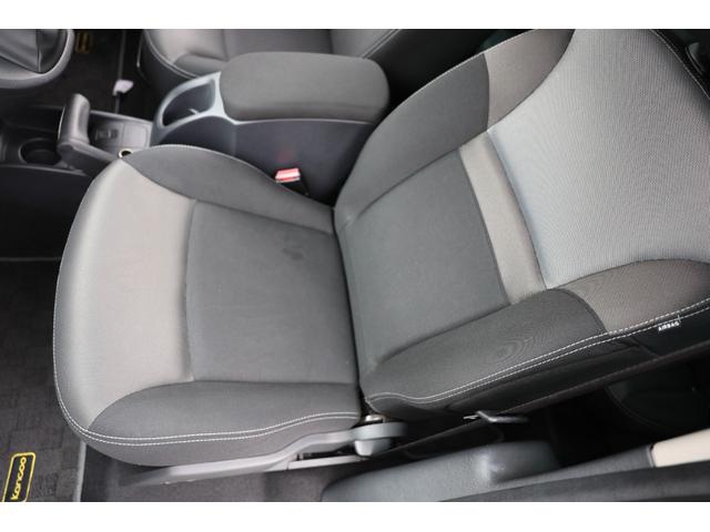 カングー ゼン　１．２リッターターボエンジン、ＥＤＣ搭載モデル／両側スライドドア／ルーフレール／フルセグナビ／バックカメラ／ＥＴＣ／ドライブレコーダー／ＬＥＤヘッドライト／ＲＶランド社製専用ベッドＫＩＴ／（39枚目）