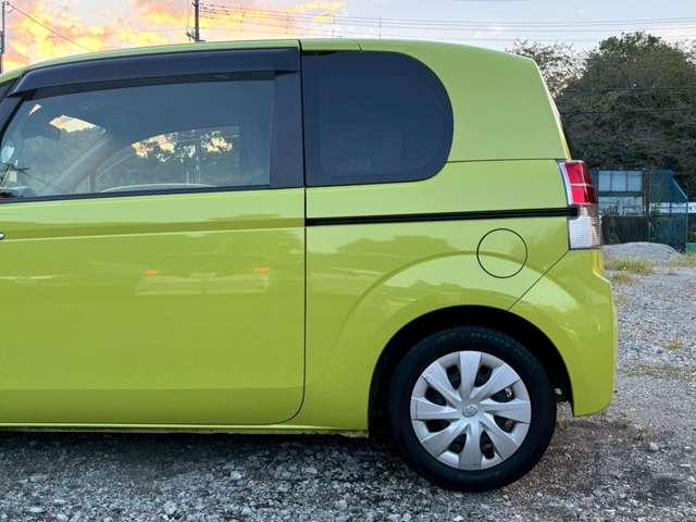 個性的なカラーと美しいフォルム！　鮮やかなイエローのボディは、スペイド特有の左右非対称なデザインを一層際立たせています。【スペイド】