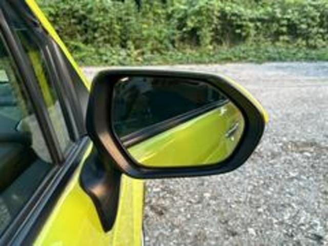 ミラーの視覚が広いので、車の側面や後方にいる車をミラーで確認して、安全に車線変更や合流ができます！【スペイド】