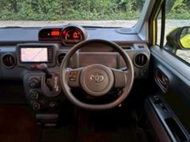 機能的にまとまったスペイドのコックピット！ナビも含め、すべての操作系が非常に綺麗で、気持ちよくお使いいただけます。【スペイド】