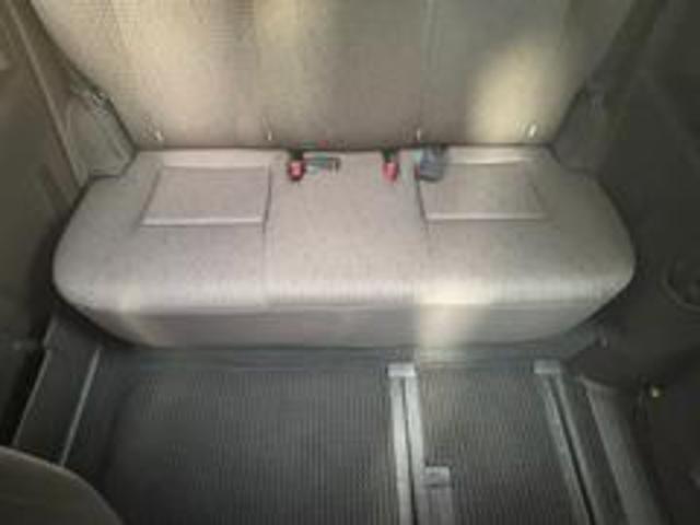 スペイド自慢の広い室内空間。広々とした足元で、長時間の移動でも後席の方がゆったりお過ごしいただけます。【スペイド】