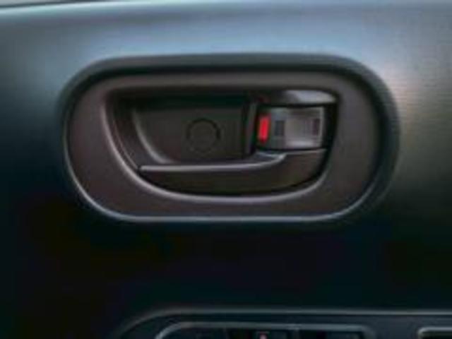 ドアハンドルも綺麗な状態です。頻繁に触れる部分ですが、キズやスレがなく、丁寧な扱いがうかがえます。【スペイド】