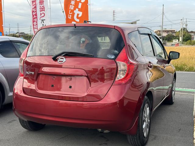 ノート Ｘ　Ｖセレクション＋セーフティ　ナビテレビ　運転席助手席エアバック　アイドリングストップ　キーレスエントリー　衝突安全ボディ　盗難防止システム　踏み間違い防止アシスト　横滑り防止機能　エアバッグ　ＡＢＳ　ＡＡＣ　パワーウィンドウ（13枚目）