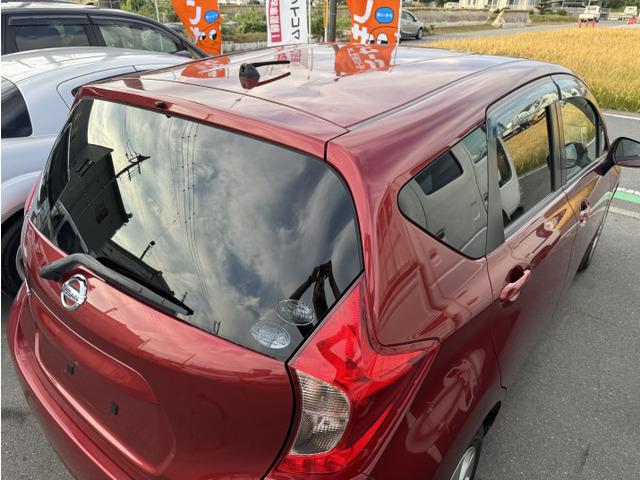 ノート Ｘ　Ｖセレクション＋セーフティ　ナビテレビ　運転席助手席エアバック　アイドリングストップ　キーレスエントリー　衝突安全ボディ　盗難防止システム　踏み間違い防止アシスト　横滑り防止機能　エアバッグ　ＡＢＳ　ＡＡＣ　パワーウィンドウ（23枚目）