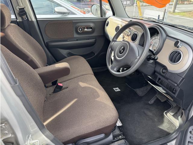 アルトラパン Ｘ　運転席助手席エアバッグ　キーレススタートシステム　フルフラット　衝突安全ボディ　ＡＢＳ　パワステ　オートエアコン　エアバック　セキュリティ　パワーウィンドー　ベンチ　スマ－トキ－（5枚目）