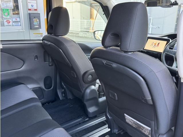 セレナ ハイウェイスターV 衝突被害軽減 三列シート Wエアコン パワステ アイドリングストップ インテリジェントキー クルコン 盗難防止装置 パワーウインドウ オートライト キーレスエントリー ハイビームアシスト フルフラット(6枚目)