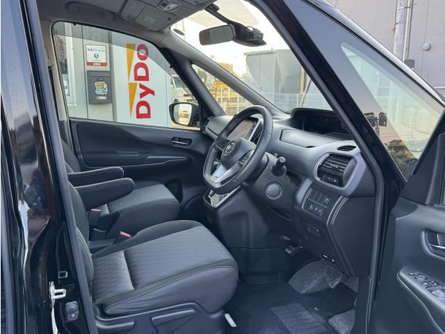 セレナ ハイウェイスターV 衝突被害軽減 三列シート Wエアコン パワステ アイドリングストップ インテリジェントキー クルコン 盗難防止装置 パワーウインドウ オートライト キーレスエントリー ハイビームアシスト フルフラット(8枚目)