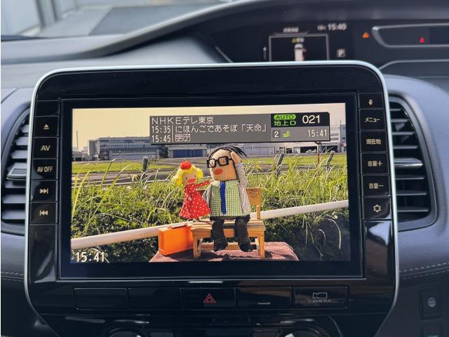 セレナ ハイウェイスターV 衝突被害軽減 三列シート Wエアコン パワステ アイドリングストップ インテリジェントキー クルコン 盗難防止装置 パワーウインドウ オートライト キーレスエントリー ハイビームアシスト フルフラット(12枚目)