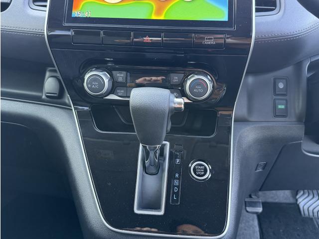 セレナ ハイウェイスターV 衝突被害軽減 三列シート Wエアコン パワステ アイドリングストップ インテリジェントキー クルコン 盗難防止装置 パワーウインドウ オートライト キーレスエントリー ハイビームアシスト フルフラット(13枚目)