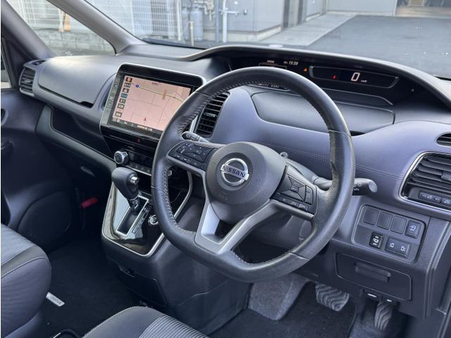 セレナ ハイウェイスターV 衝突被害軽減 三列シート Wエアコン パワステ アイドリングストップ インテリジェントキー クルコン 盗難防止装置 パワーウインドウ オートライト キーレスエントリー ハイビームアシスト フルフラット(16枚目)