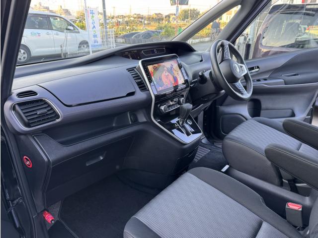 セレナ ハイウェイスターV 衝突被害軽減 三列シート Wエアコン パワステ アイドリングストップ インテリジェントキー クルコン 盗難防止装置 パワーウインドウ オートライト キーレスエントリー ハイビームアシスト フルフラット(22枚目)