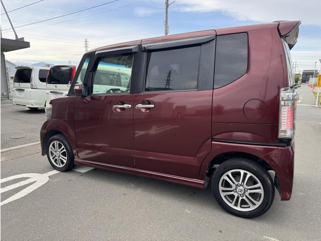 N-BOXカスタム G・Lパッケージ プッシュスタートスマートキー フルオートエアコン キーフリー 運転席エアバック ABS フルタイム4WD パワーステアリング パワーウィンドウ ECON 盗難警報装置 Wエアバック ベンチシ-ト(9枚目)