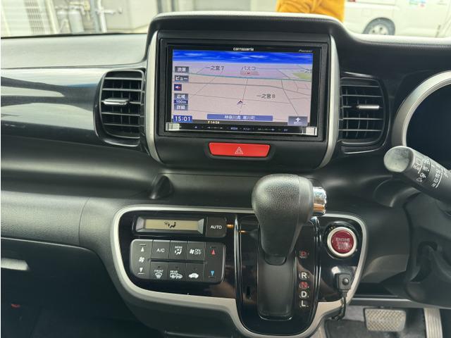 N-BOXカスタム G・Lパッケージ プッシュスタートスマートキー フルオートエアコン キーフリー 運転席エアバック ABS フルタイム4WD パワーステアリング パワーウィンドウ ECON 盗難警報装置 Wエアバック ベンチシ-ト(11枚目)