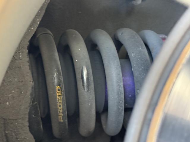 オデッセイ Ｍエアロパッケージ　ナビテレビ　車高調　社外アルミホイール　パワーステアリング　パワーウィンドウ　ダブルエアコン　運転席助手席エアバッグ　ＡＢＳ　横滑り防止装置　キーフリー　フルフラット　衝突安全ボディ（30枚目）