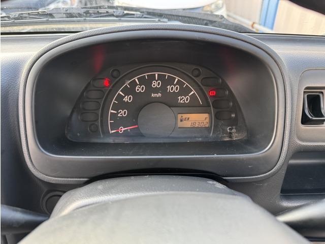 キャリイトラック ＫＣエアコン・パワステ　ＰＳ　５速フロアミッション　あおりプロテクター　荷台ゴムマット（9枚目）