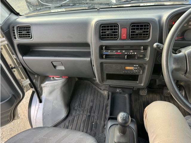 キャリイトラック ＫＣエアコン・パワステ　ＰＳ　５速フロアミッション　あおりプロテクター　荷台ゴムマット（16枚目）