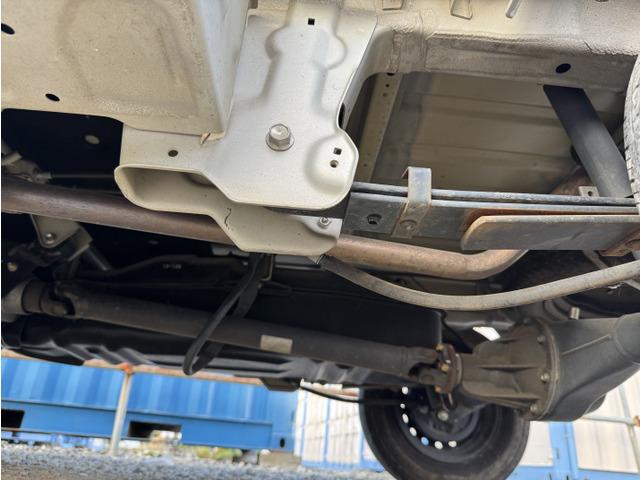 キャリイトラック ＫＣエアコン・パワステ　ＰＳ　５速フロアミッション　あおりプロテクター　荷台ゴムマット（22枚目）