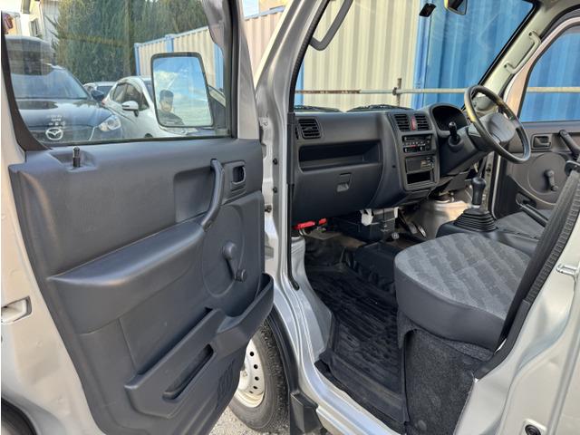 キャリイトラック ＫＣエアコン・パワステ　ＰＳ　５速フロアミッション　あおりプロテクター　荷台ゴムマット（31枚目）