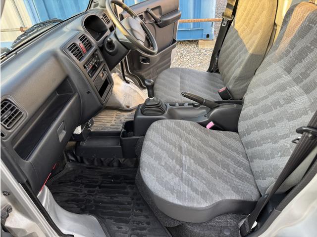 キャリイトラック ＫＣエアコン・パワステ　ＰＳ　５速フロアミッション　あおりプロテクター　荷台ゴムマット（35枚目）