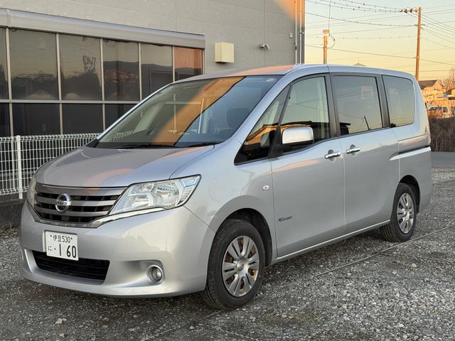 セレナ 20X S-ハイブリッド ナビテレビ ETC PS ABS 助手席エアバッグ 3列シート 寒冷地仕様 ウォークスルー パワーウィンドウ ダブルエアコン フルフラット 衝突安全ボデ 横滑り防止機能 キーレスエントリー(12枚目)