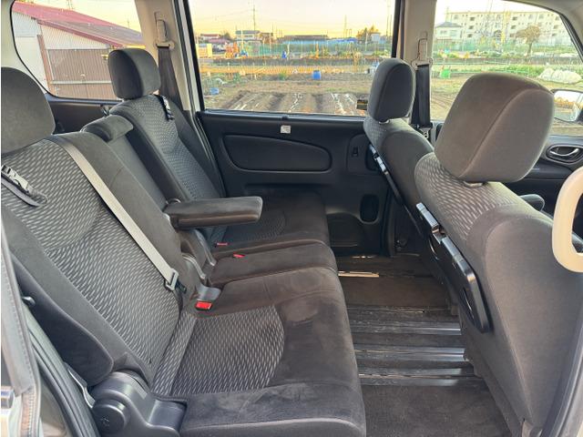 セレナ 20X S-ハイブリッド ナビテレビ ETC PS ABS 助手席エアバッグ 3列シート 寒冷地仕様 ウォークスルー パワーウィンドウ ダブルエアコン フルフラット 衝突安全ボデ 横滑り防止機能 キーレスエントリー(33枚目)