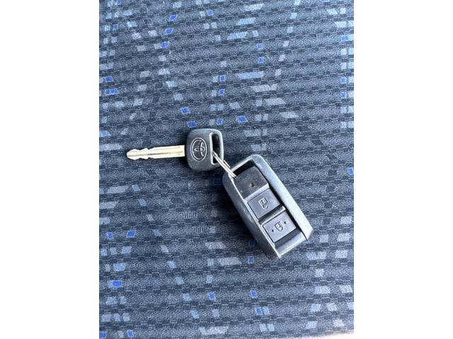 ダイナトラック 　平ボディ　３トンワイドロング　ワンオーナー　記録簿　衝突軽減　レーンキープ　カーナビ　ＥＴＣ　積載量　３０００ｋｇ　排気量４０００ｃｃ　総重量６３６５ｋｇ　３人乗り　カーナビ　ＴＶ　Ｂｌｕｅｔｏｏｔｈ（53枚目）