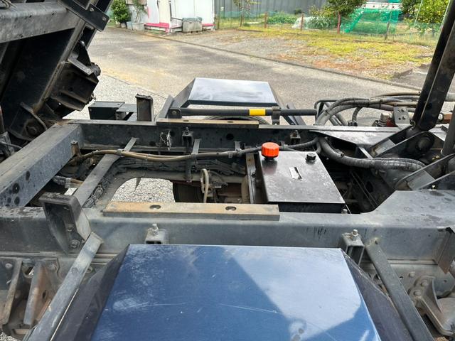 フォワード ベースグレード　セーフティローダーダンプ　ローダーダンプ　ラジコン付　ディーラー点検　新明和　スペアキー　キーレス　スライドダンプ　ドライブレコーダー　カーナビ　ＥＴＣ　電動格納ミラー　フロントフォグランプ（56枚目）